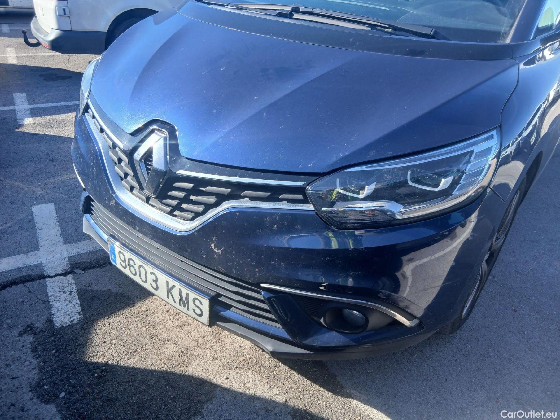  Renault  Scenic RENAULT Scénic / 2016 / 5P / monovolumen compacto Zen Energy dCi 96kW (130CV) #9