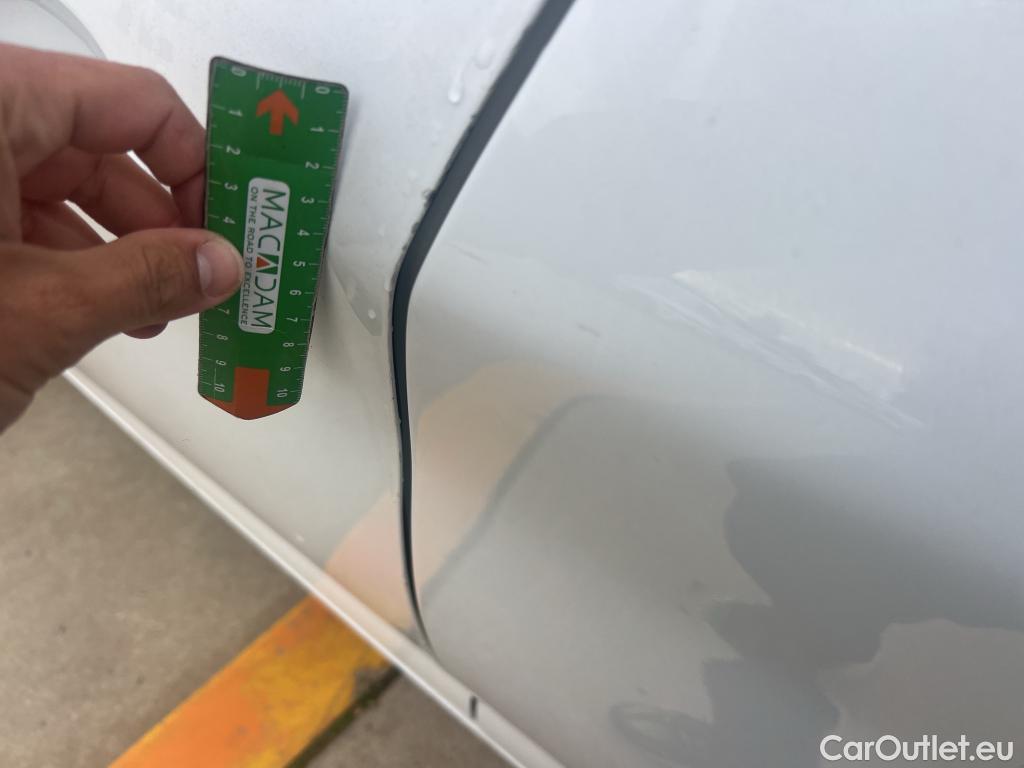  Renault  Zoe RENAULT  / 2019 / 5P / berlina con portón Life 80 kW R110 Bateria 40kWh #3