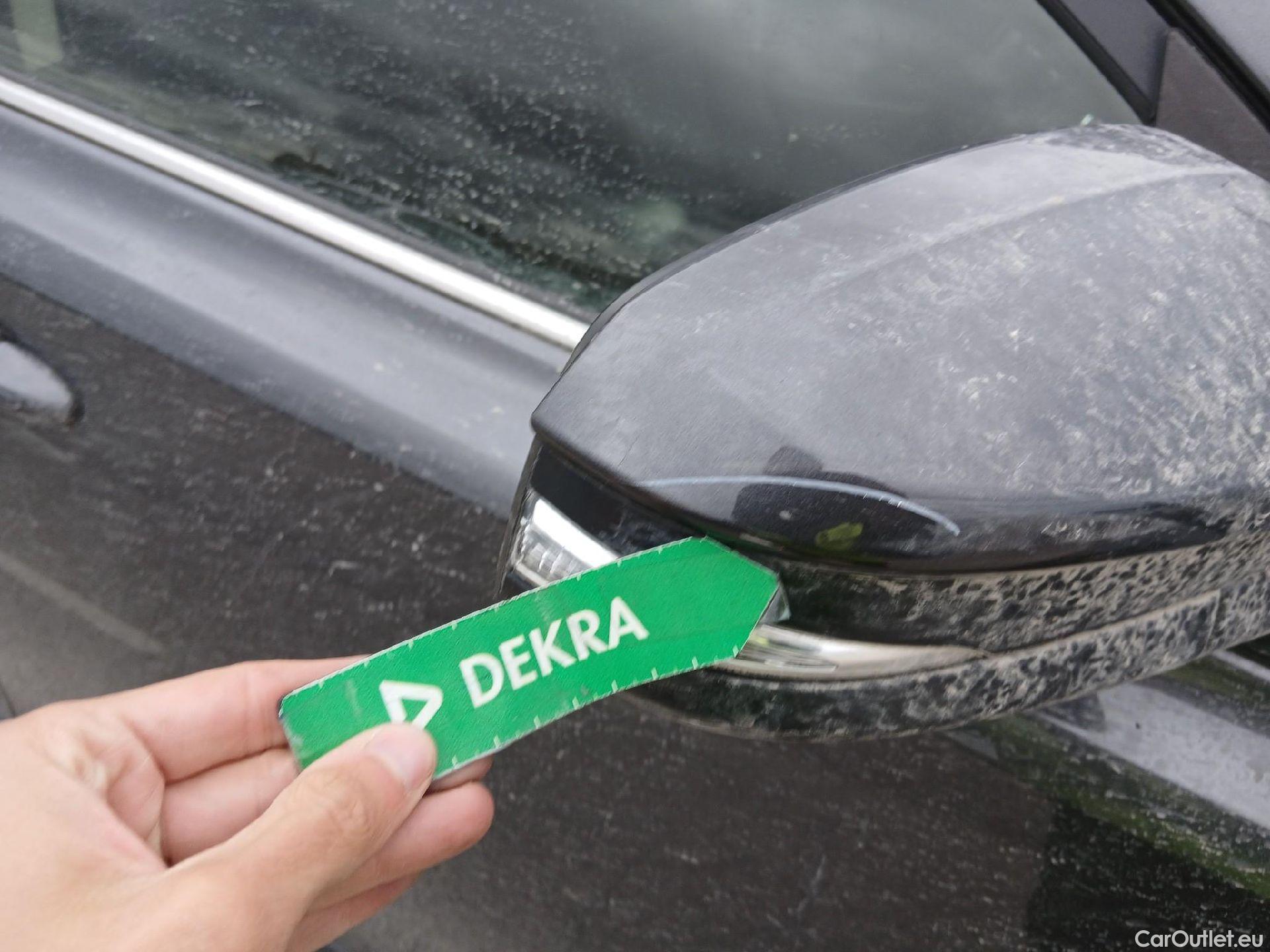  Toyota  RAV4 TOYOTA  / 2015 / 5P / todoterreno 2.5l hybrid 2WD Advance Pack Drive #31