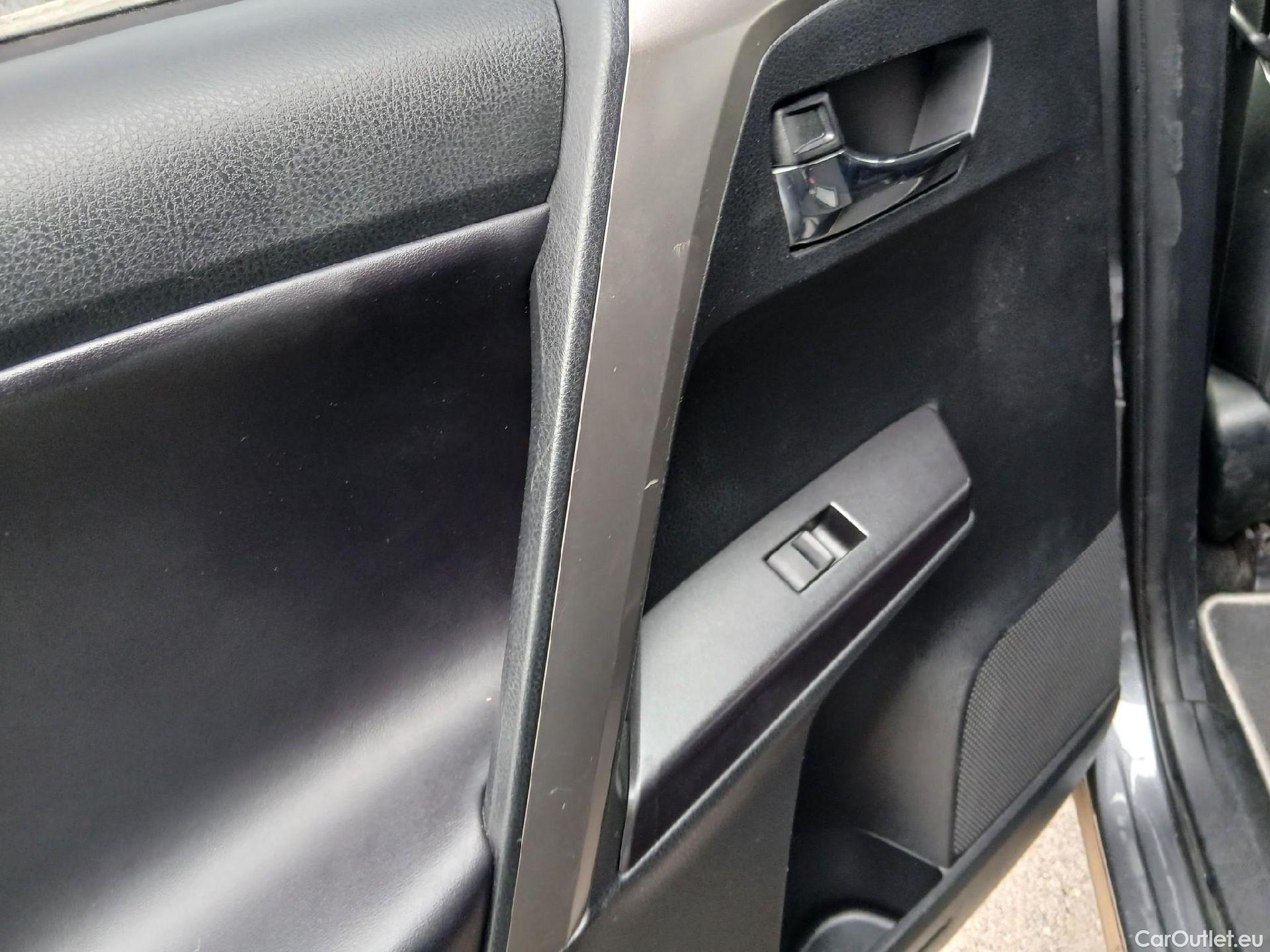  Toyota  RAV4 TOYOTA  / 2015 / 5P / todoterreno 2.5l hybrid 2WD Advance Pack Drive #16