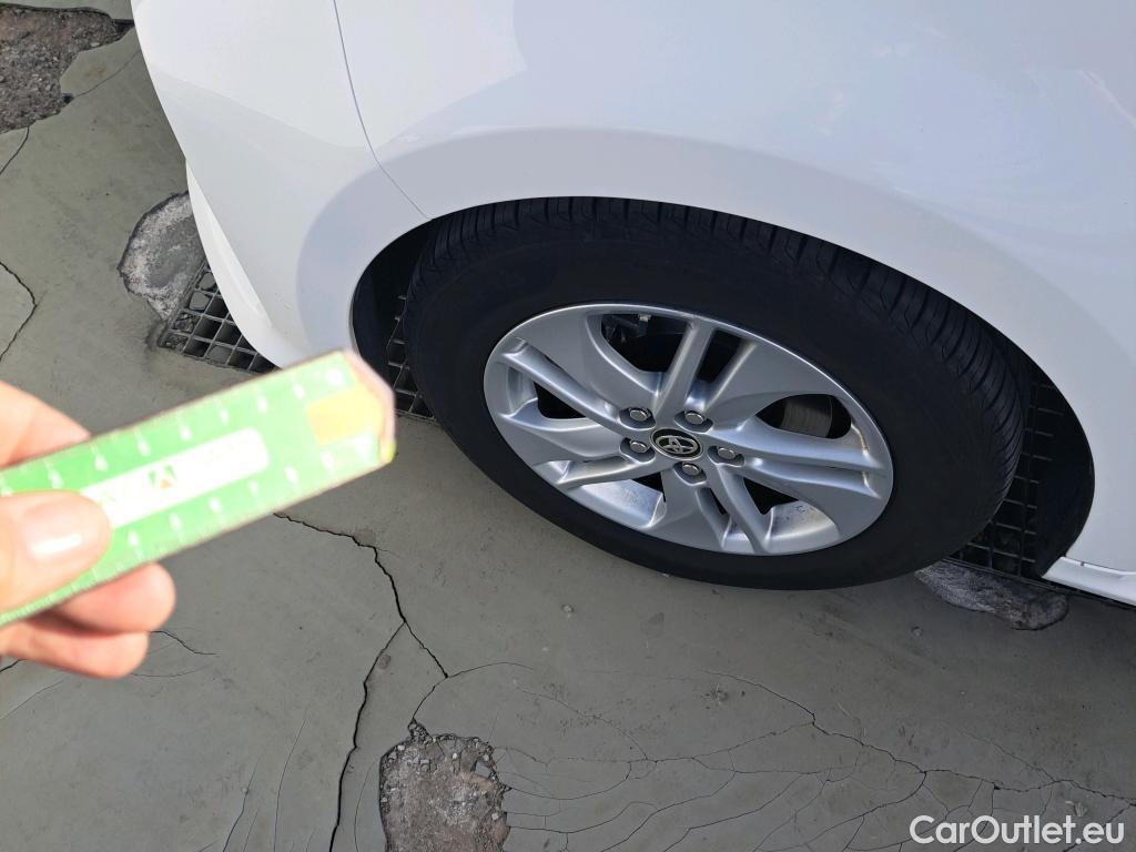  Toyota  Yaris TOYOTA  / 2020 / 5P / berlina con portón 1.5 120H Active Tech #11