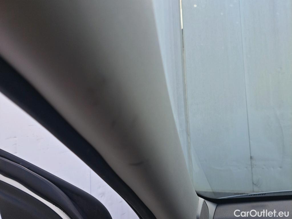  Toyota  Yaris TOYOTA  / 2020 / 5P / berlina con portón 1.5 120H Active Tech #23