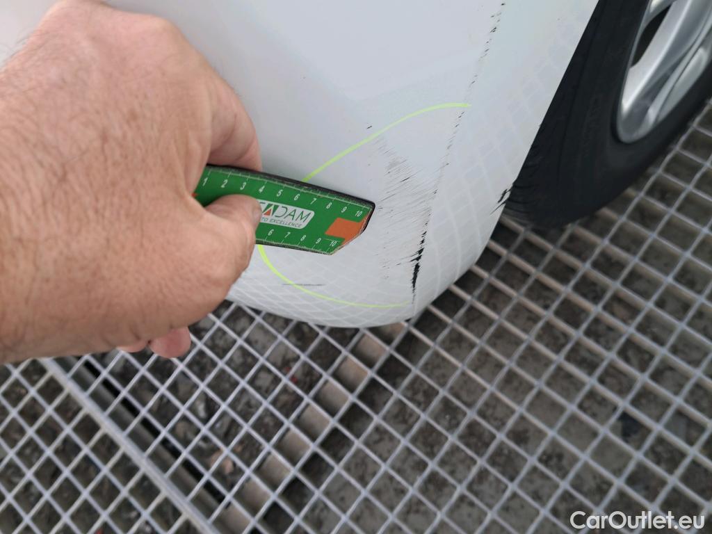  Toyota  Yaris TOYOTA  / 2020 / 5P / berlina con portón 1.5 120H Active Tech #21