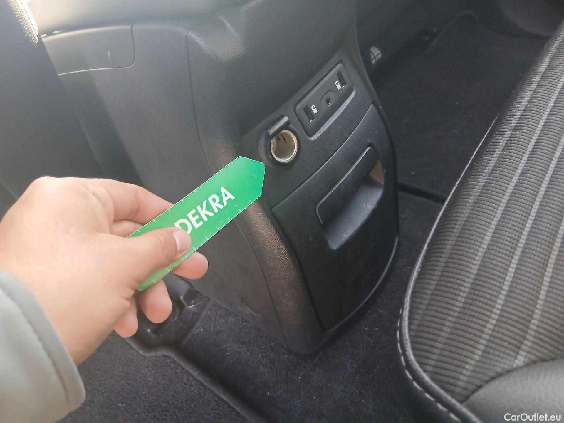  Renault  Scenic RENAULT Scénic / 2016 / 5P / monovolumen compacto Zen Energy dCi 96kW (130CV) #1