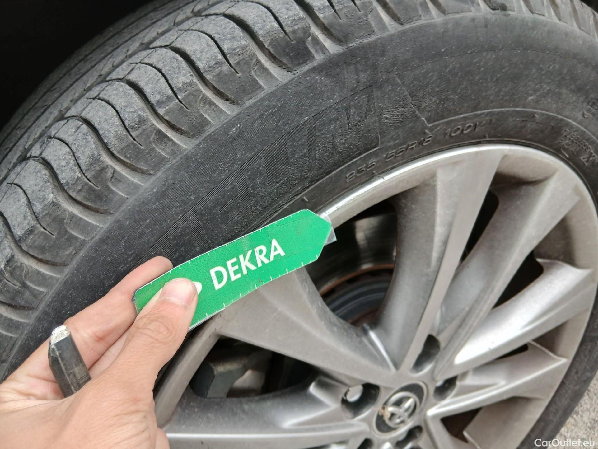  Toyota  RAV4 TOYOTA  / 2015 / 5P / todoterreno 2.5l hybrid 2WD Advance Pack Drive #9