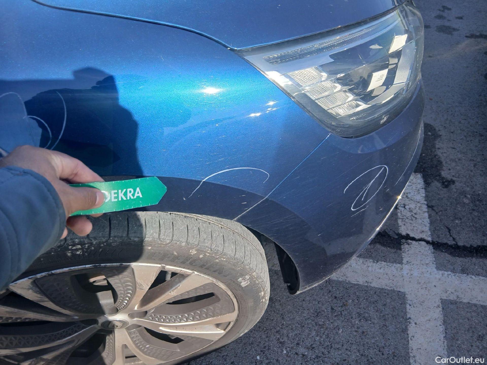  Renault  Scenic RENAULT Scénic / 2016 / 5P / monovolumen compacto Zen Energy dCi 96kW (130CV) #49