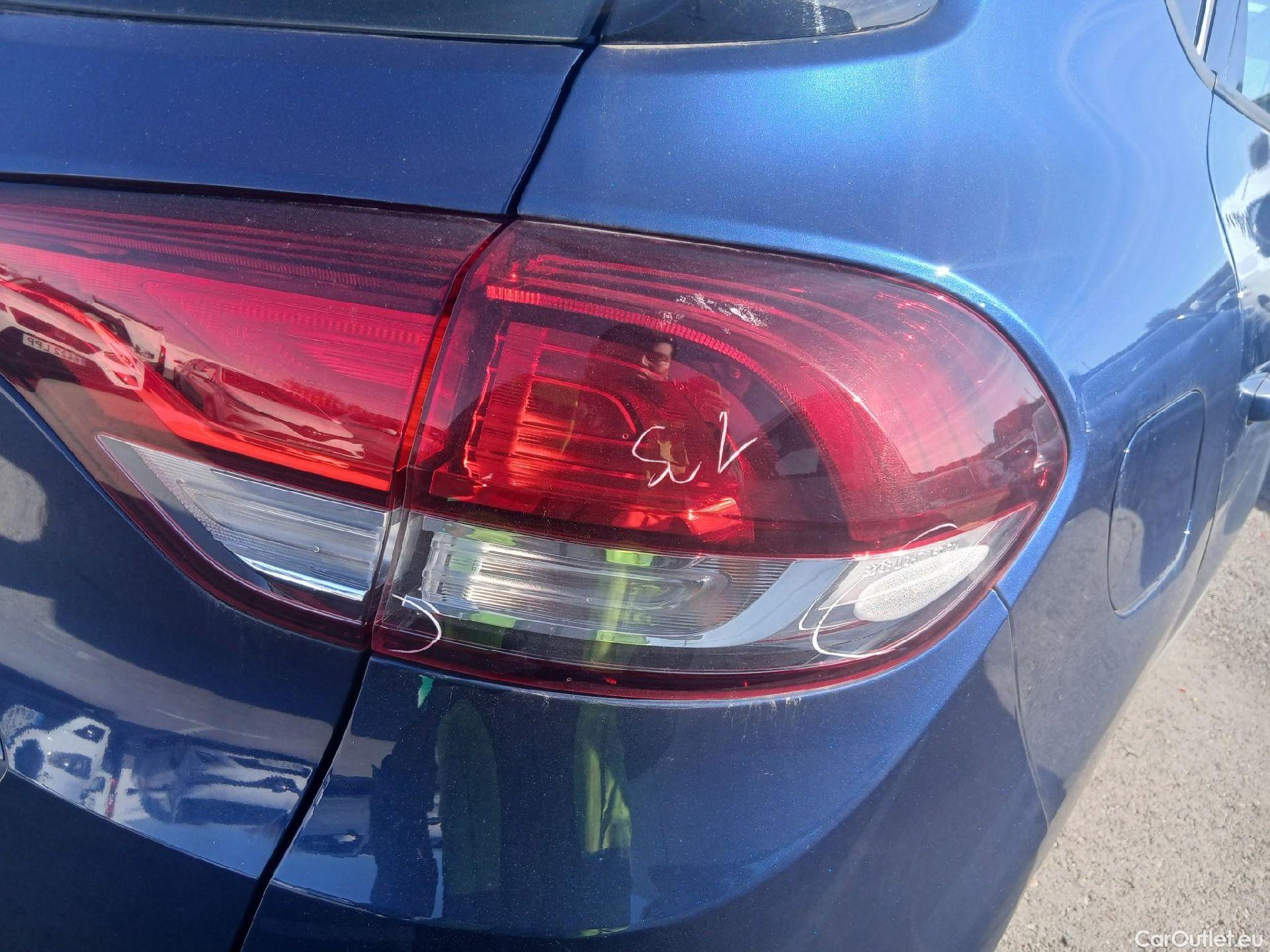  Renault  Scenic RENAULT Scénic / 2016 / 5P / monovolumen compacto Zen Energy dCi 96kW (130CV) #29