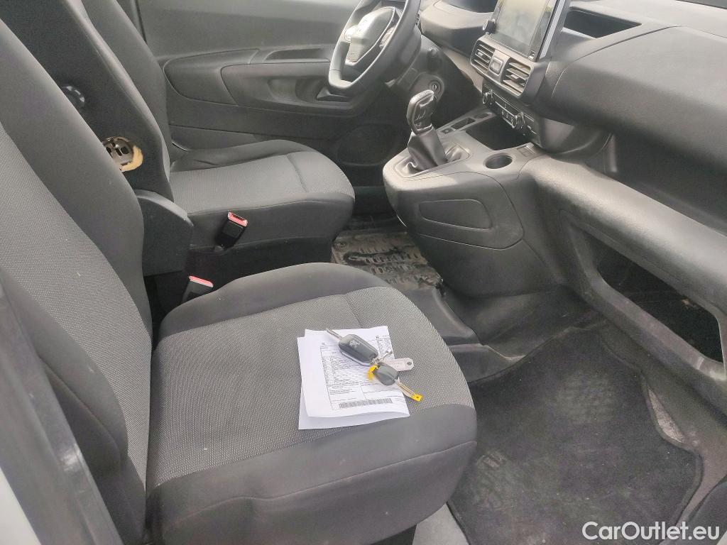  Peugeot  Partner PEUGEOT  / 2018 / 4P / furgón derivado de turismo Premium Standard 600kg BlueHDi 73kW #26