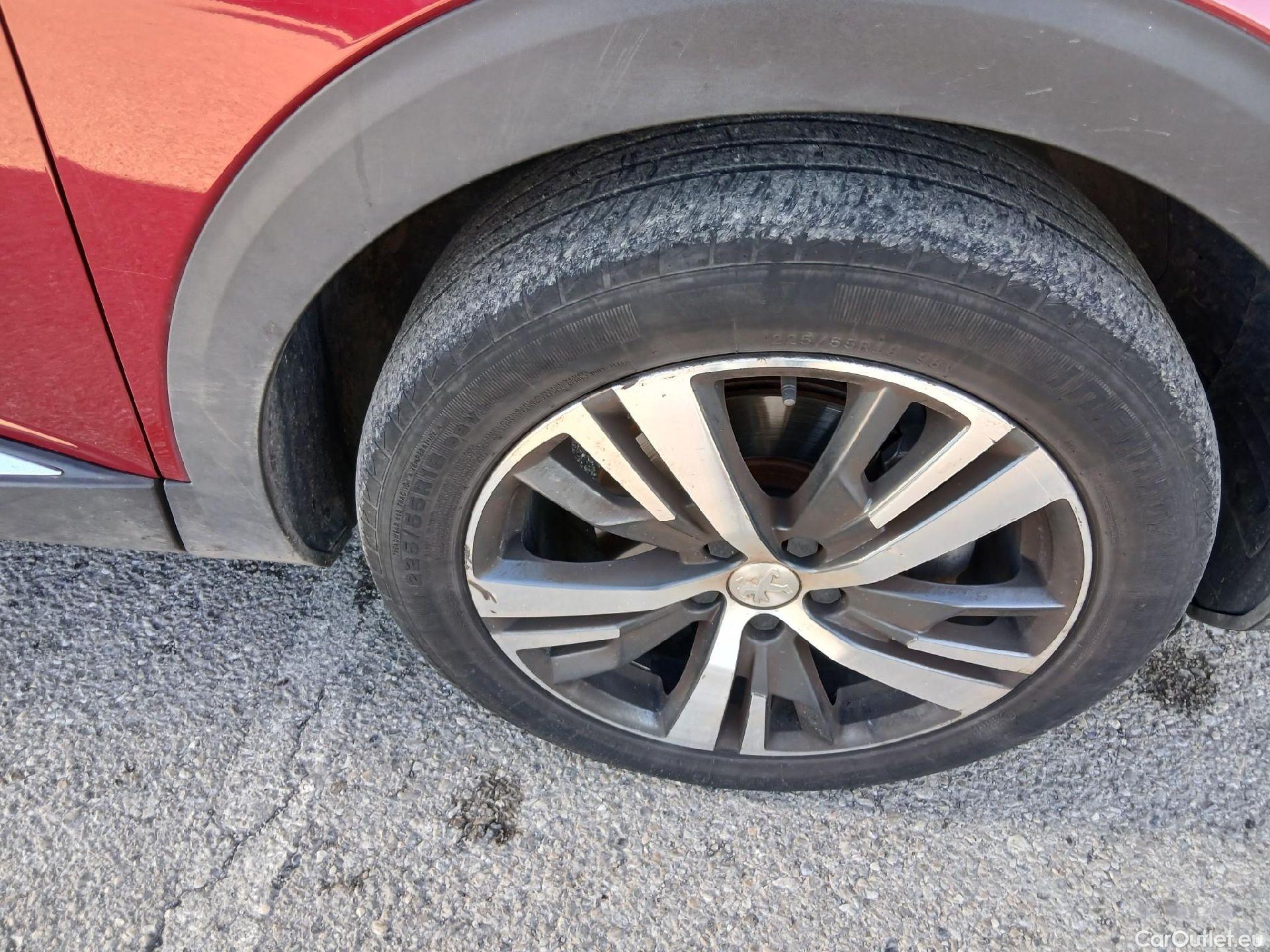  Peugeot  3008 PEUGEOT  / 2020 / 5P / todoterreno 1.5 BlueHDi 96kW (130CV) S&S Allure Pack #20