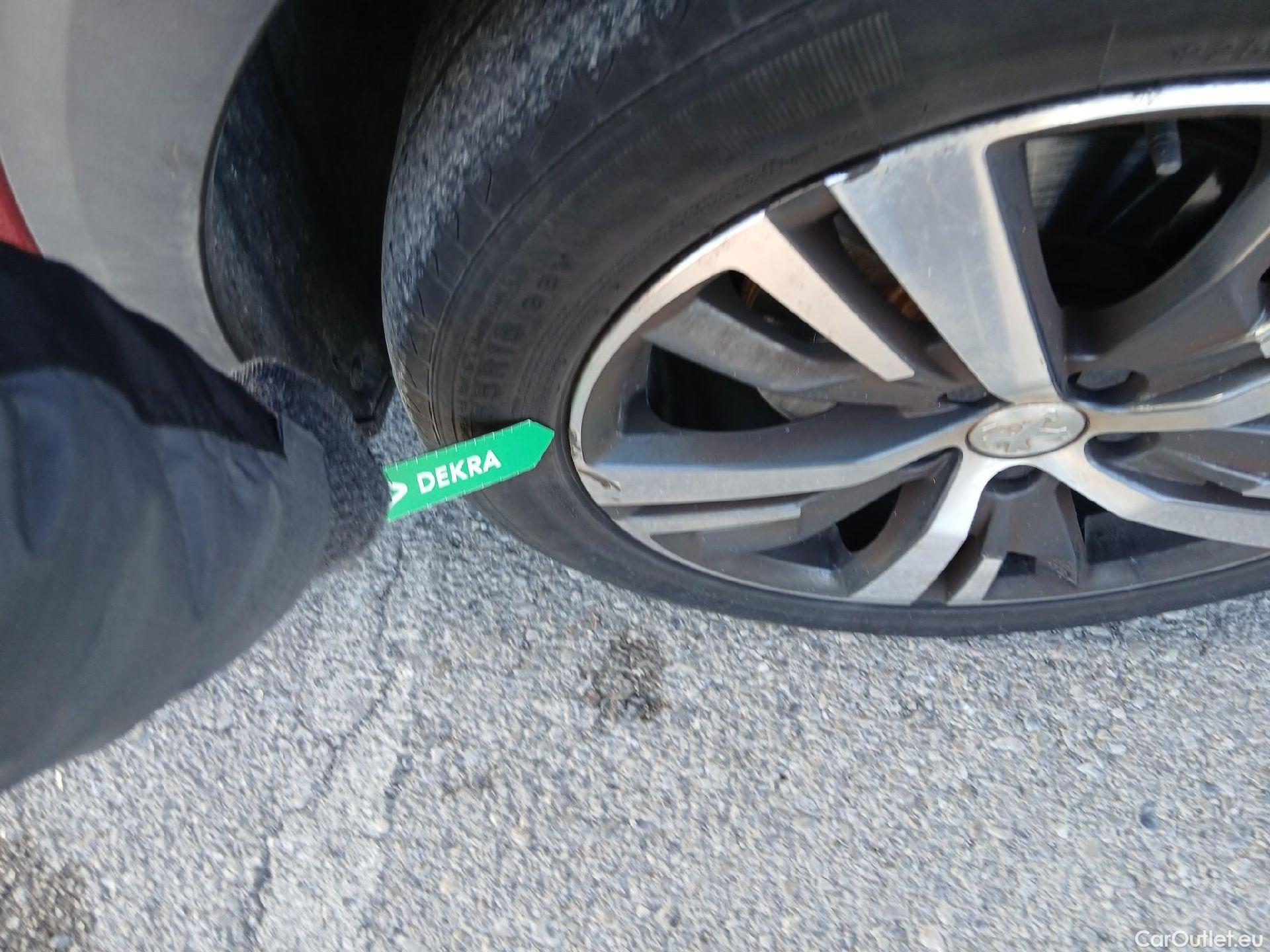  Peugeot  3008 PEUGEOT  / 2020 / 5P / todoterreno 1.5 BlueHDi 96kW (130CV) S&S Allure Pack #19