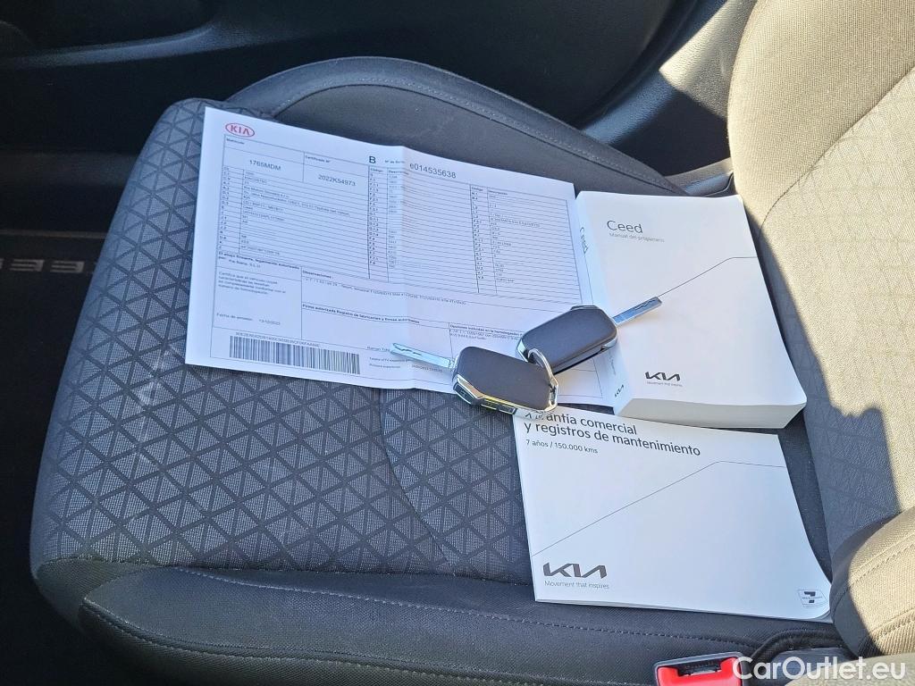  KIA  Cee'd KIA Ceed / 2021 / 5P / berlina con portón 1.0 T-GDi 74kW (100CV) Concept #14