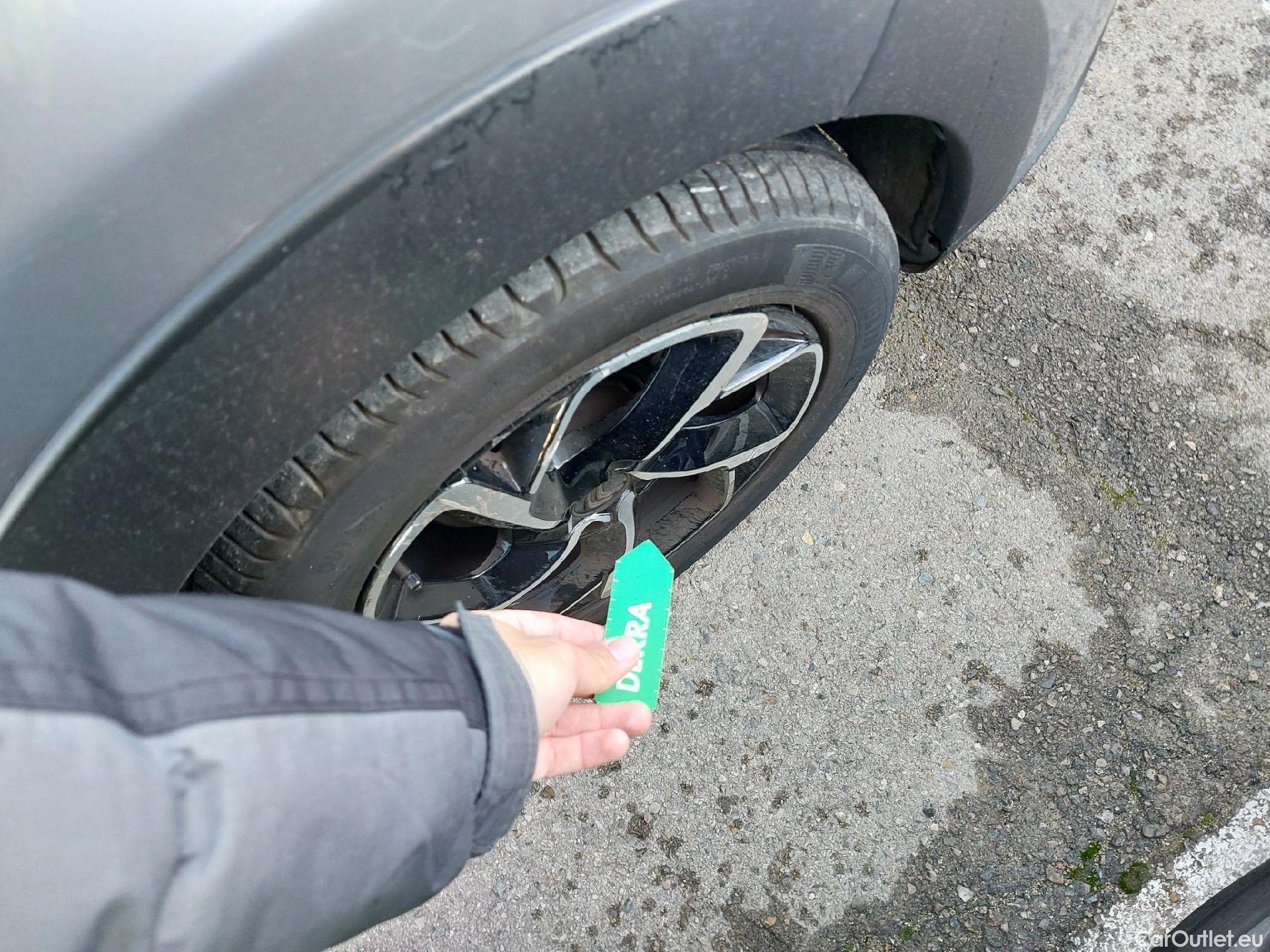  Citroen  C3 CITROEN  / 2020 / 5P / berlina con portón PureTech 60KW (83CV) Feel Pack #29