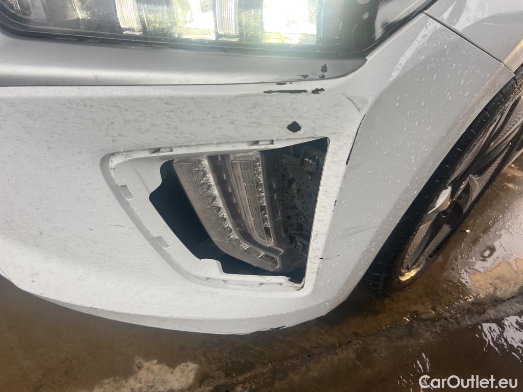  Hyundai   Ioniq HYUNDAI / 2019 / 5P / berlina con portón 1.6 GDI HEV Tecno DCT #24