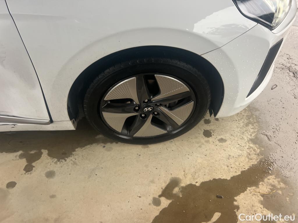  Hyundai   Ioniq HYUNDAI / 2019 / 5P / berlina con portón 1.6 GDI HEV Tecno DCT #9