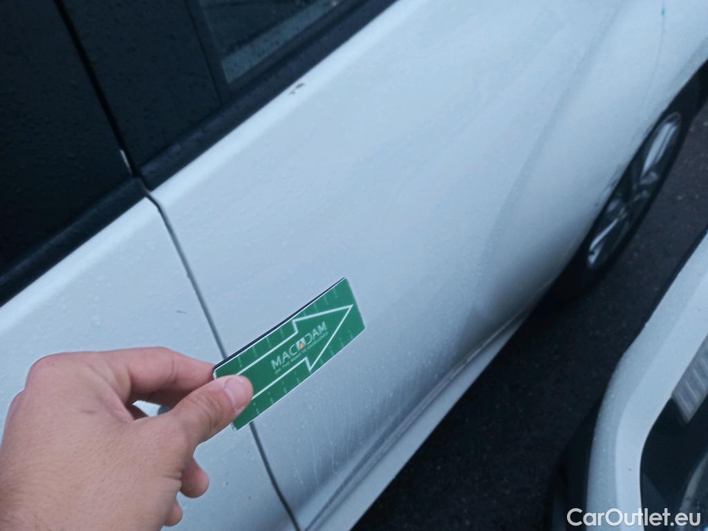  Toyota  Yaris TOYOTA  / 2020 / 5P / berlina con portón 1.5 120H Business Plus #22