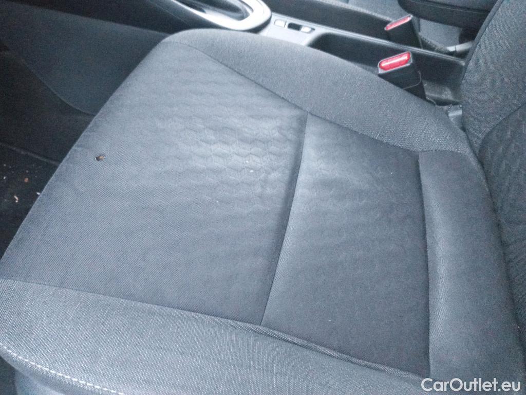  Toyota  Yaris TOYOTA  / 2020 / 5P / berlina con portón 1.5 120H Business Plus #45