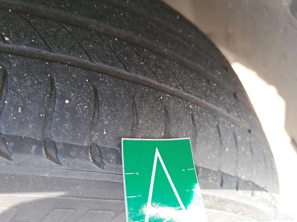  Renault  Kadjar RENAULT  / 2019 / 5P / crossover Intens Blue dCi 85kW (115CV) (CX) #15