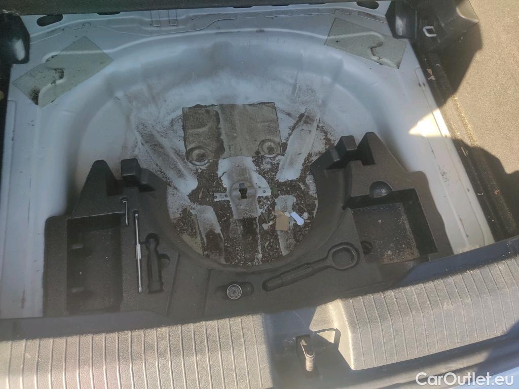  Volkswagen  T-ROC  Life 2.0 TDI 115CV MT6 E6d #2