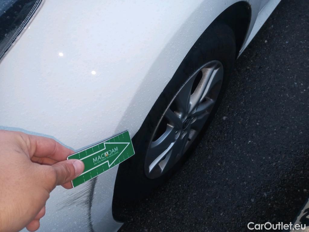  Toyota  Yaris TOYOTA  / 2020 / 5P / berlina con portón 1.5 120H Business Plus #24