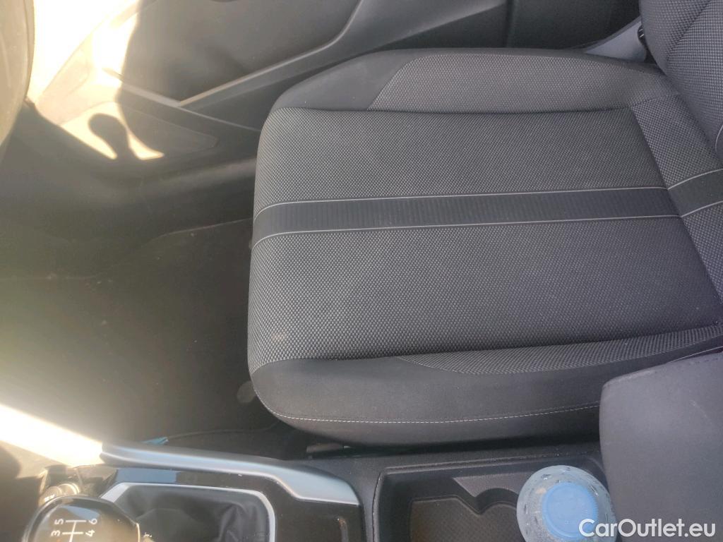  Volkswagen  T-ROC  Life 2.0 TDI 115CV MT6 E6d #13