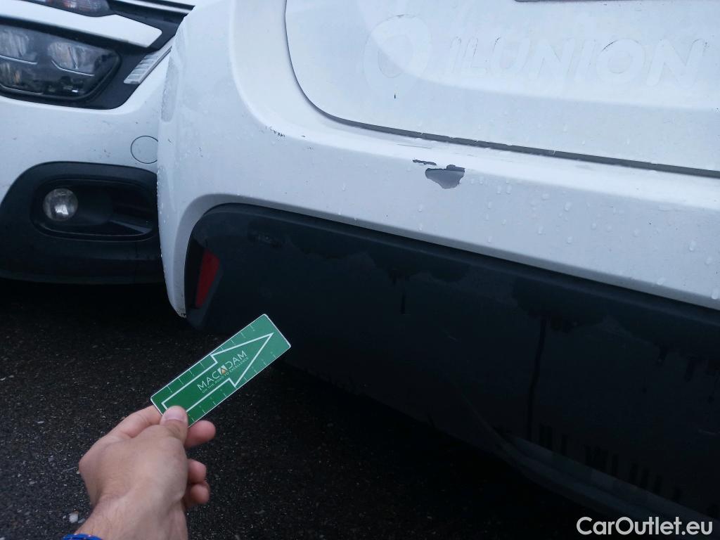  Toyota  Yaris TOYOTA  / 2020 / 5P / berlina con portón 1.5 120H Business Plus #40