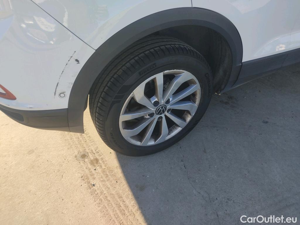  Volkswagen  T-ROC  Life 2.0 TDI 115CV MT6 E6d #8