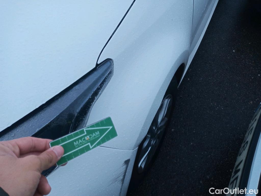  Toyota  Yaris TOYOTA  / 2020 / 5P / berlina con portón 1.5 120H Business Plus #16