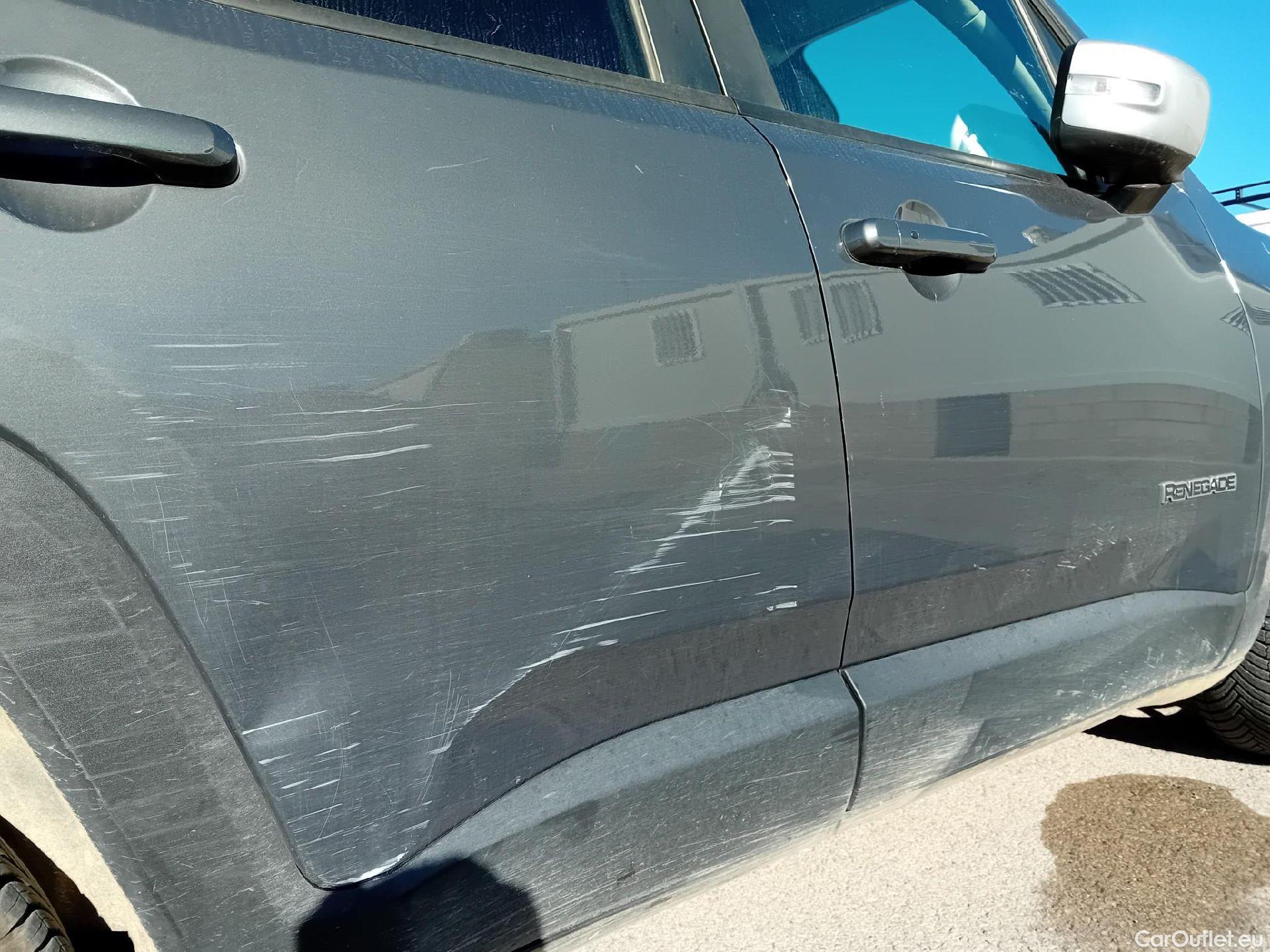  Jeep  Patriot JEEP Renegade / 2014 / 5P / todoterreno Limited 1.0G 88kW (120CV) 4x2 (AC) #52