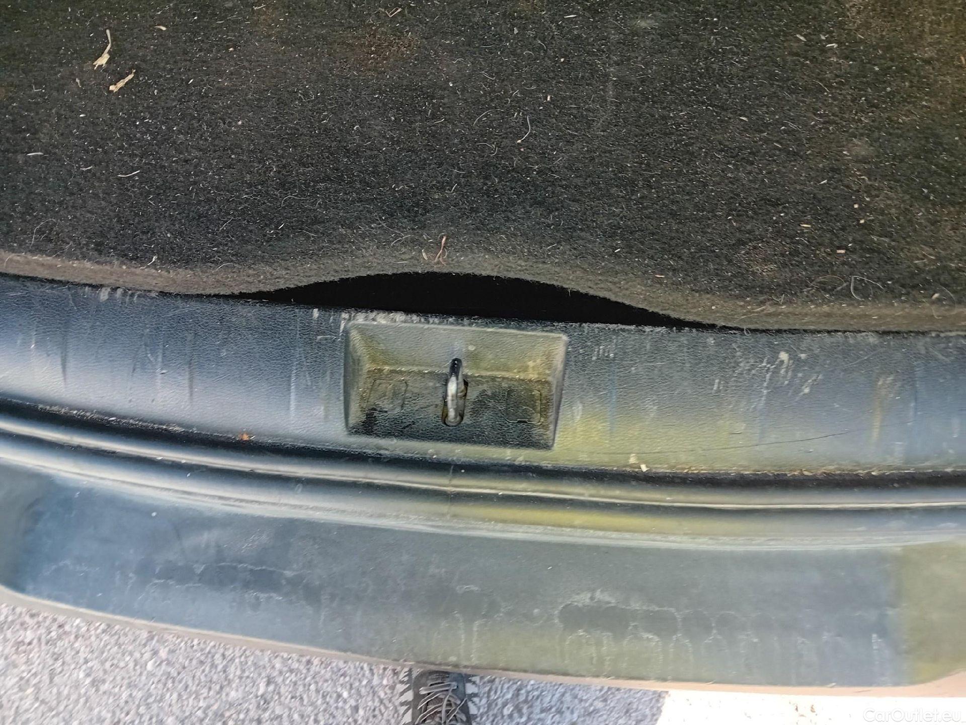  Jeep  Patriot JEEP Renegade / 2014 / 5P / todoterreno Limited 1.0G 88kW (120CV) 4x2 (AC) #63