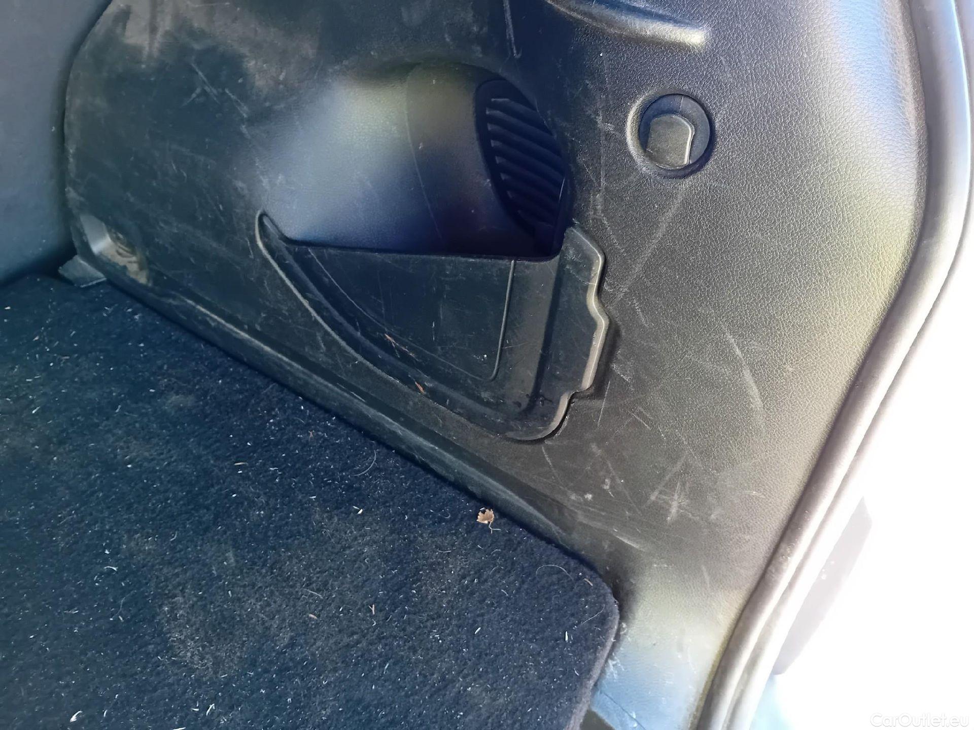  Jeep  Patriot JEEP Renegade / 2014 / 5P / todoterreno Limited 1.0G 88kW (120CV) 4x2 (AC) #69