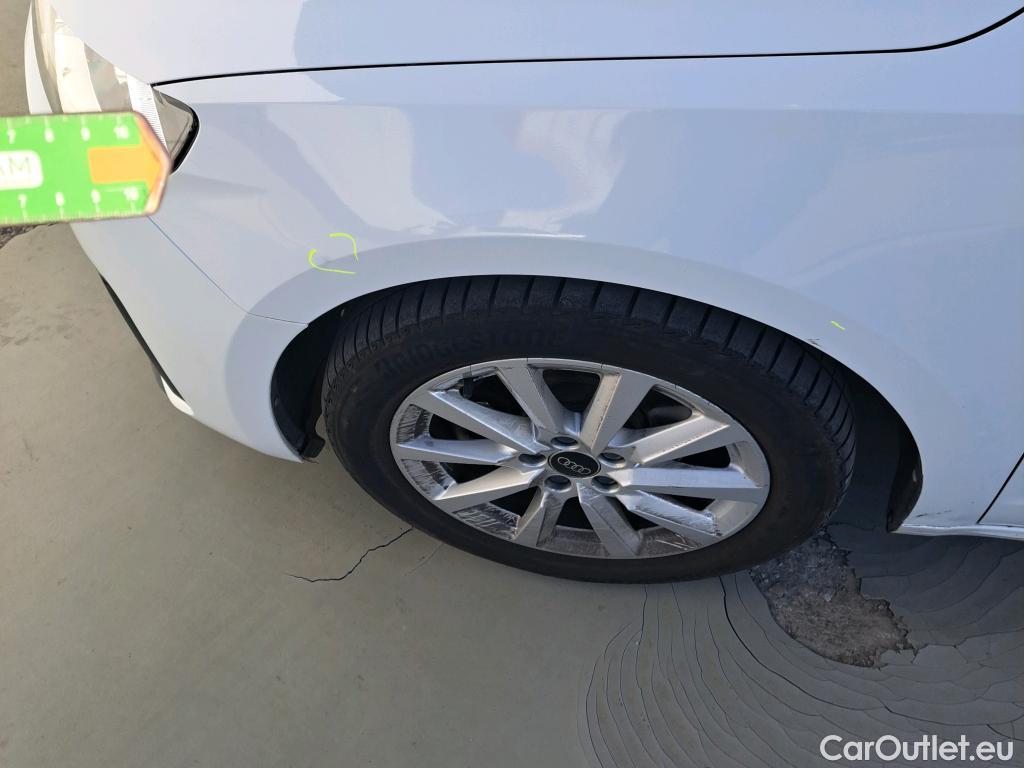  Audi  A1 Sportback AUDI A1 / 2018 / 5P / berlina con portón Sportback Advanced 30 TFSI 81kW (110CV) #3