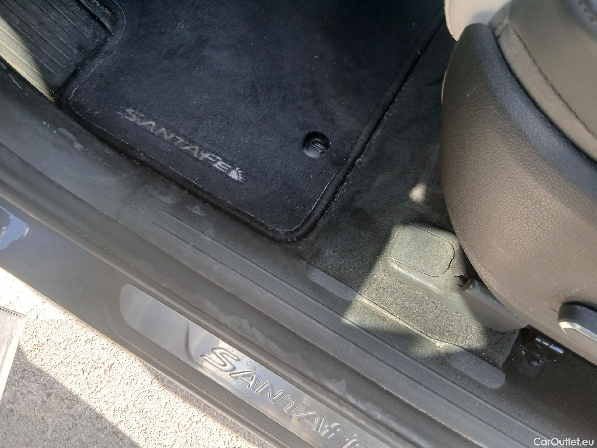  Hyundai  Santa Fe HYUNDAI  / 2021 / 5P / todoterreno 1.6 TGDi PHEV Style Auto 4x4 #2