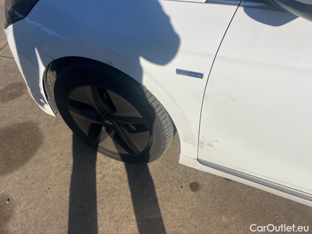  Hyundai   Ioniq HYUNDAI / 2019 / 5P / berlina con portón 1.6 GDI HEV Tecno DT #7