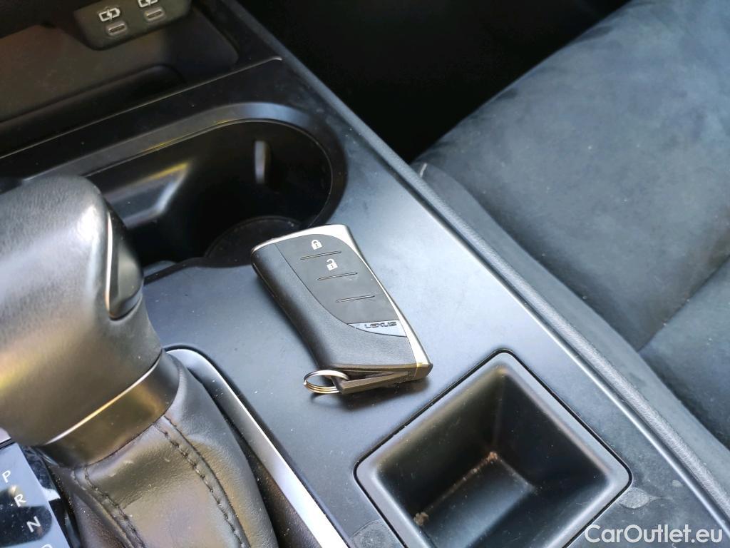  Lexus  UX LEXUS  / 2018 / 5P / todoterreno 2.0 250h Business City #1