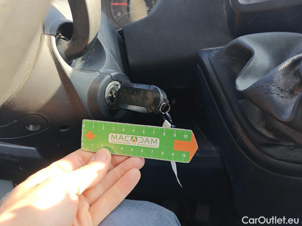  Citroen  Jumper CITROEN  / 2014 / 4P / furgón BlueHDi 103KW (140CV) Furgón 35L2H2 #1