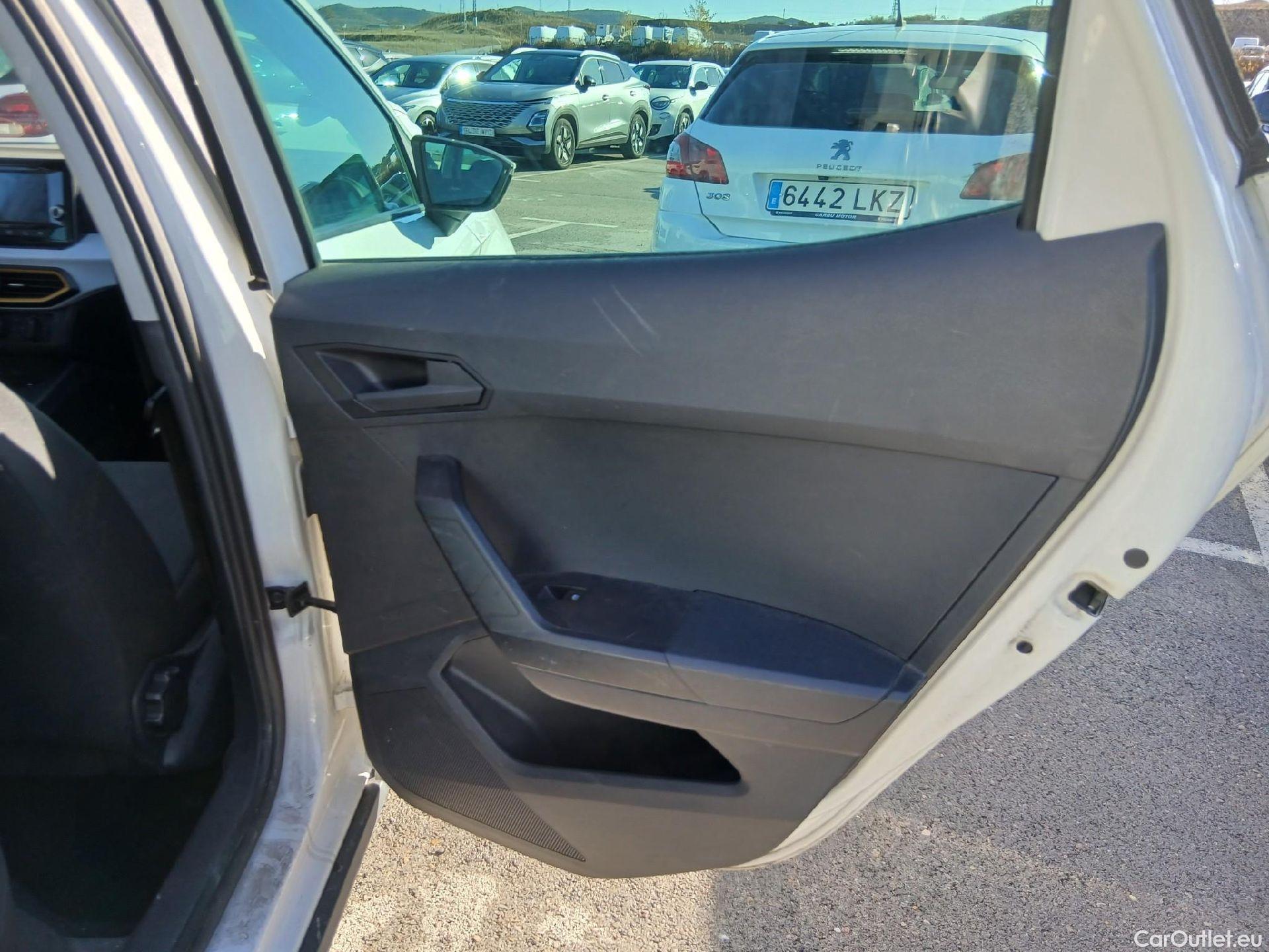  Seat  Arona SEAT  / 2021 / 5P / todoterreno 1.0 TSI 70kW (95CV) Reference XM #53