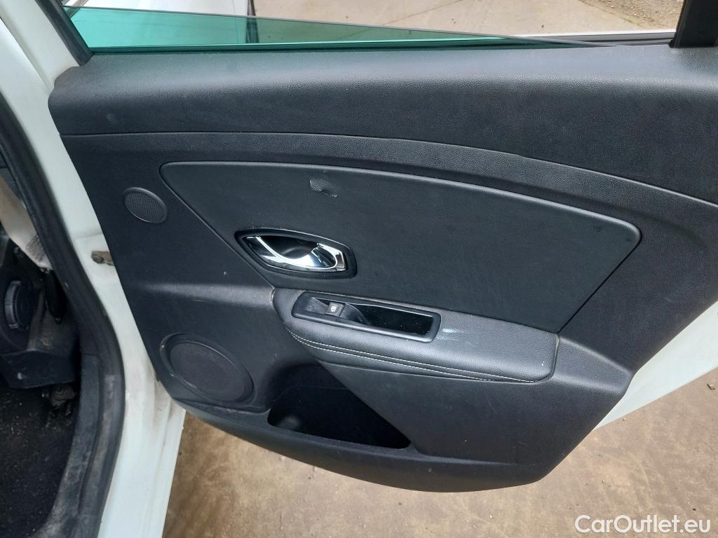  Renault  Megane RENAULT MÉGANE 5p 3G familiar Sp. Tou. Bose Energy dCi 130 S&S Euro 6 #50