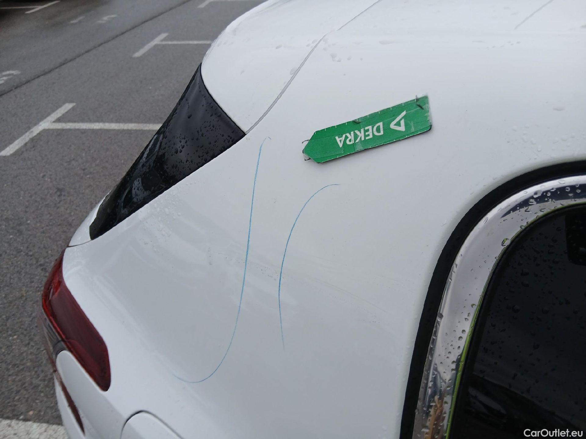  Peugeot  308 PEUGEOT  / 2017 / 5P / berlina con portón 5p Allure 1.2 PureTech 96KW (130CV) (CX) #14