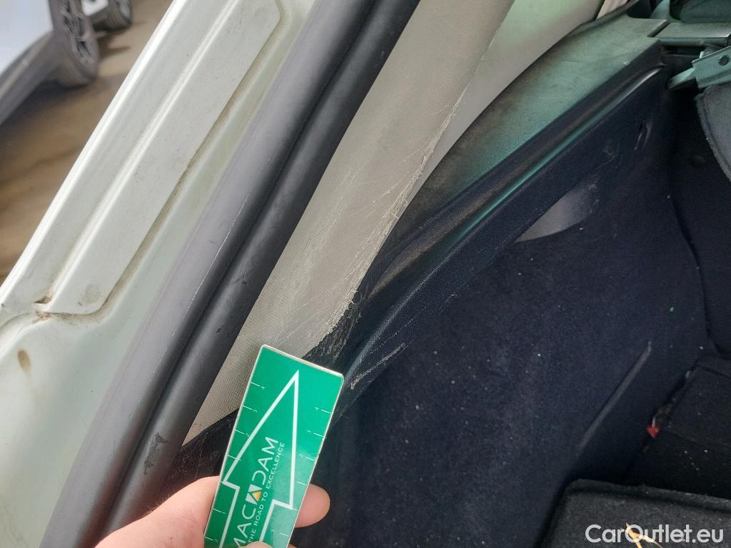  Renault  Megane RENAULT MÉGANE 5p 3G familiar Sp. Tou. Bose Energy dCi 130 S&S Euro 6 #47