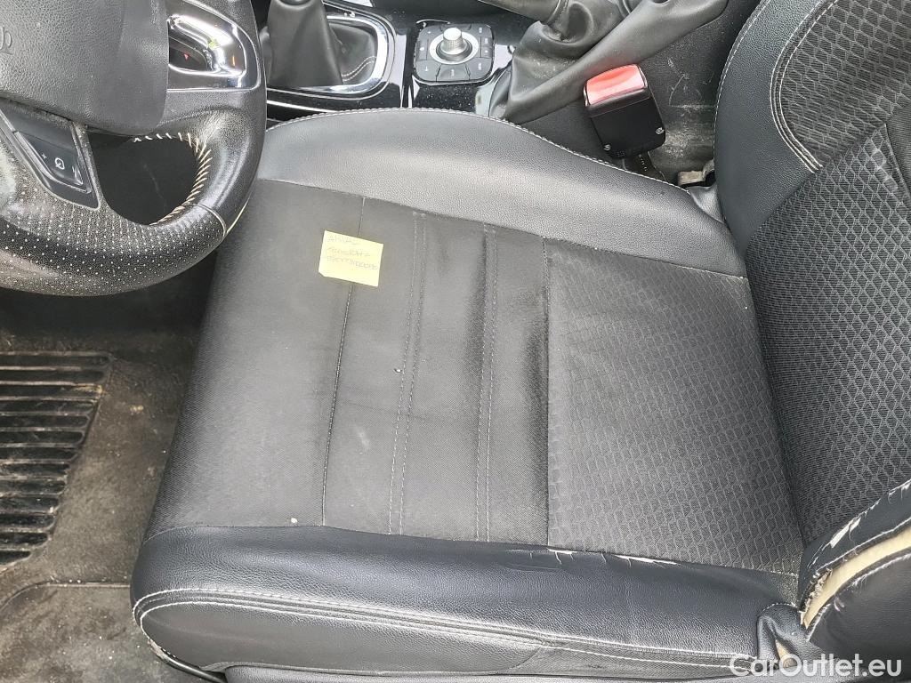  Renault  Megane RENAULT MÉGANE 5p 3G familiar Sp. Tou. Bose Energy dCi 130 S&S Euro 6 #36