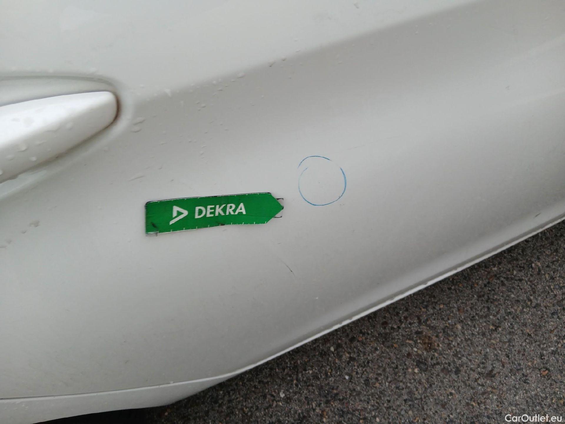  Peugeot  308 PEUGEOT  / 2017 / 5P / berlina con portón 5p Allure 1.2 PureTech 96KW (130CV) (CX) #18