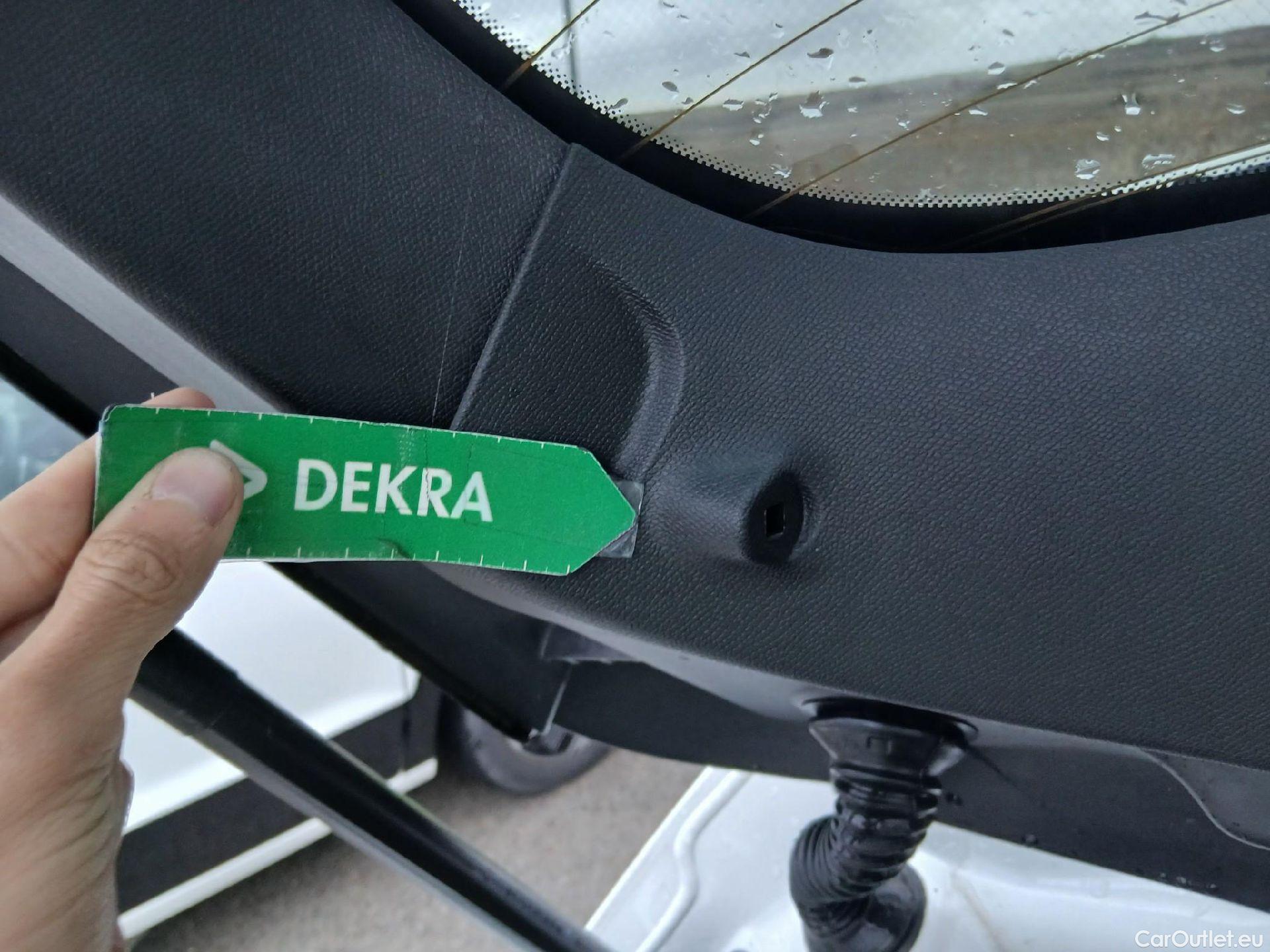  Peugeot  308 PEUGEOT  / 2017 / 5P / berlina con portón 5p Allure 1.2 PureTech 96KW (130CV) (CX) #12