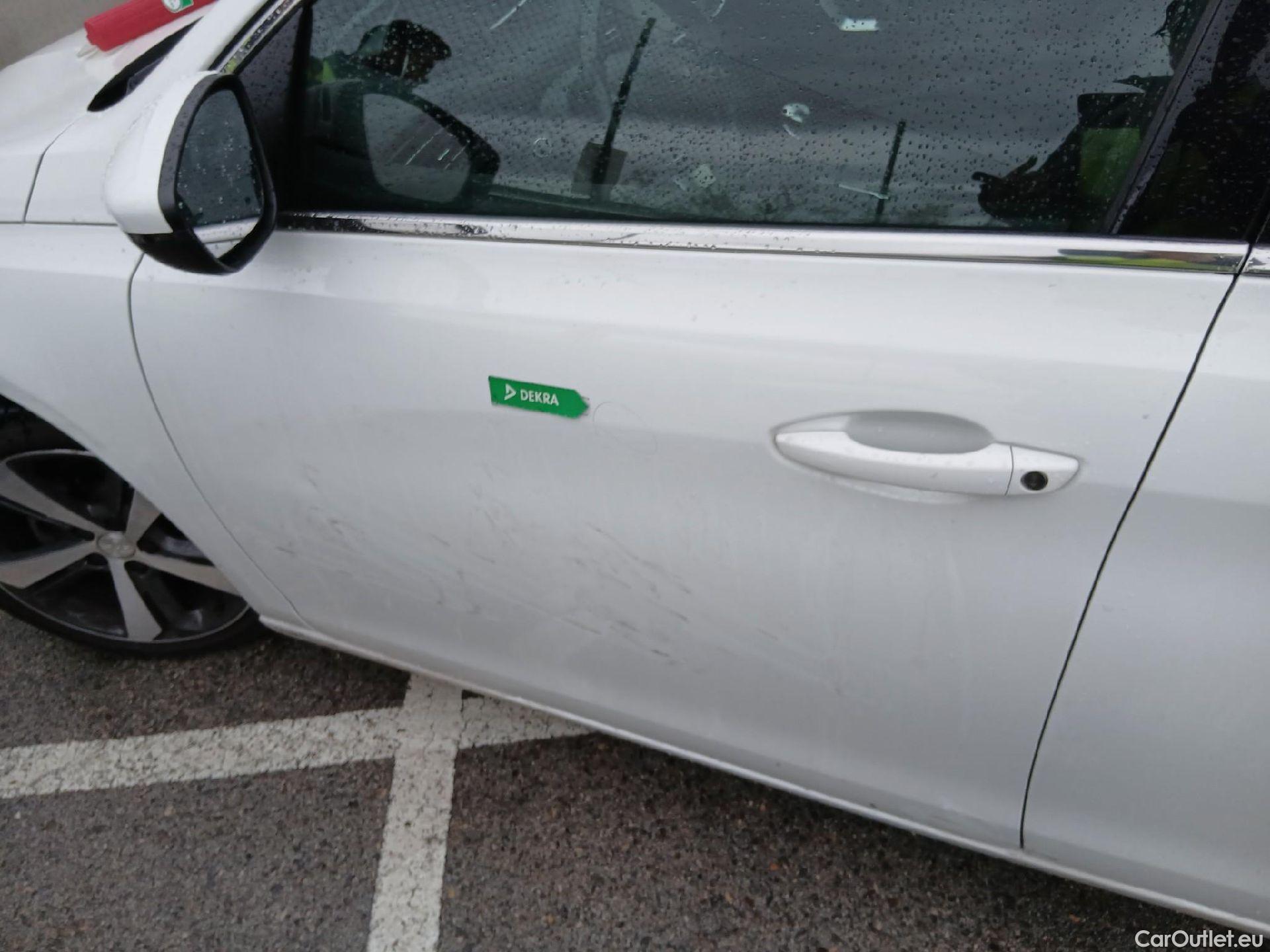  Peugeot  308 PEUGEOT  / 2017 / 5P / berlina con portón 5p Allure 1.2 PureTech 96KW (130CV) (CX) #22