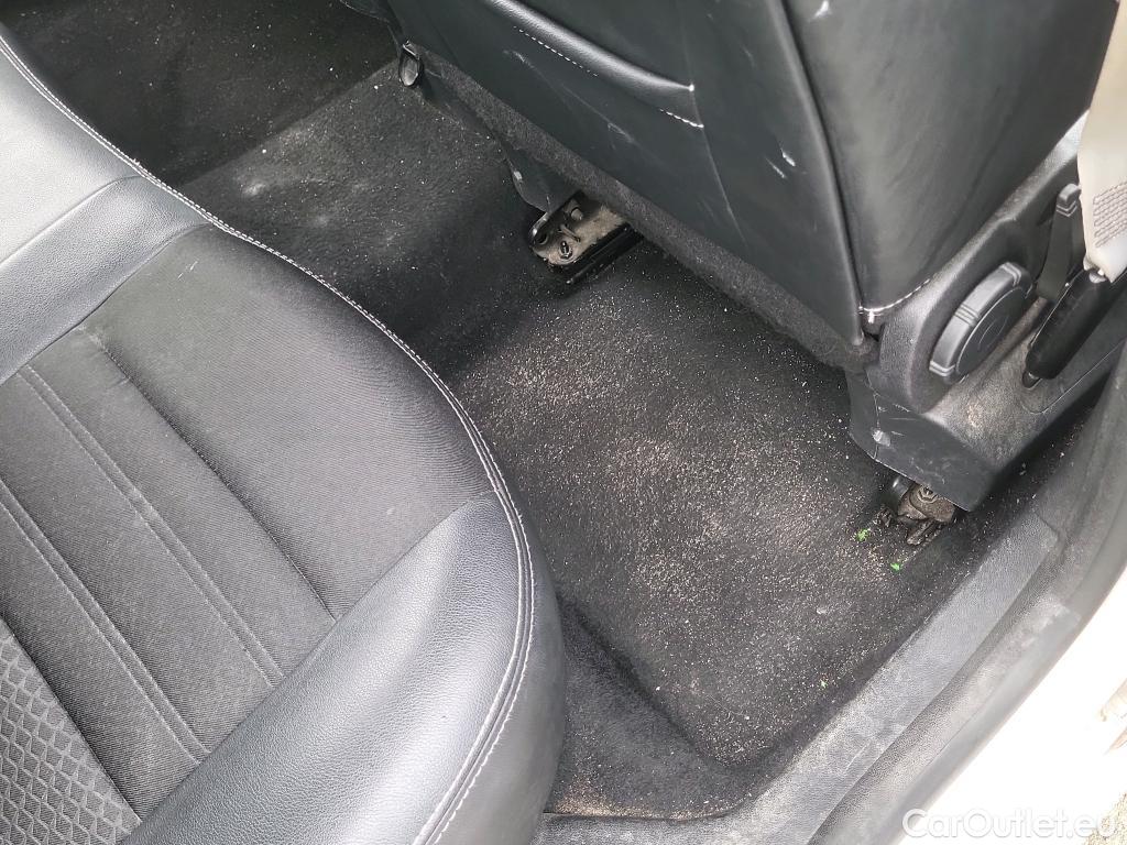  Renault  Megane RENAULT MÉGANE 5p 3G familiar Sp. Tou. Bose Energy dCi 130 S&S Euro 6 #32