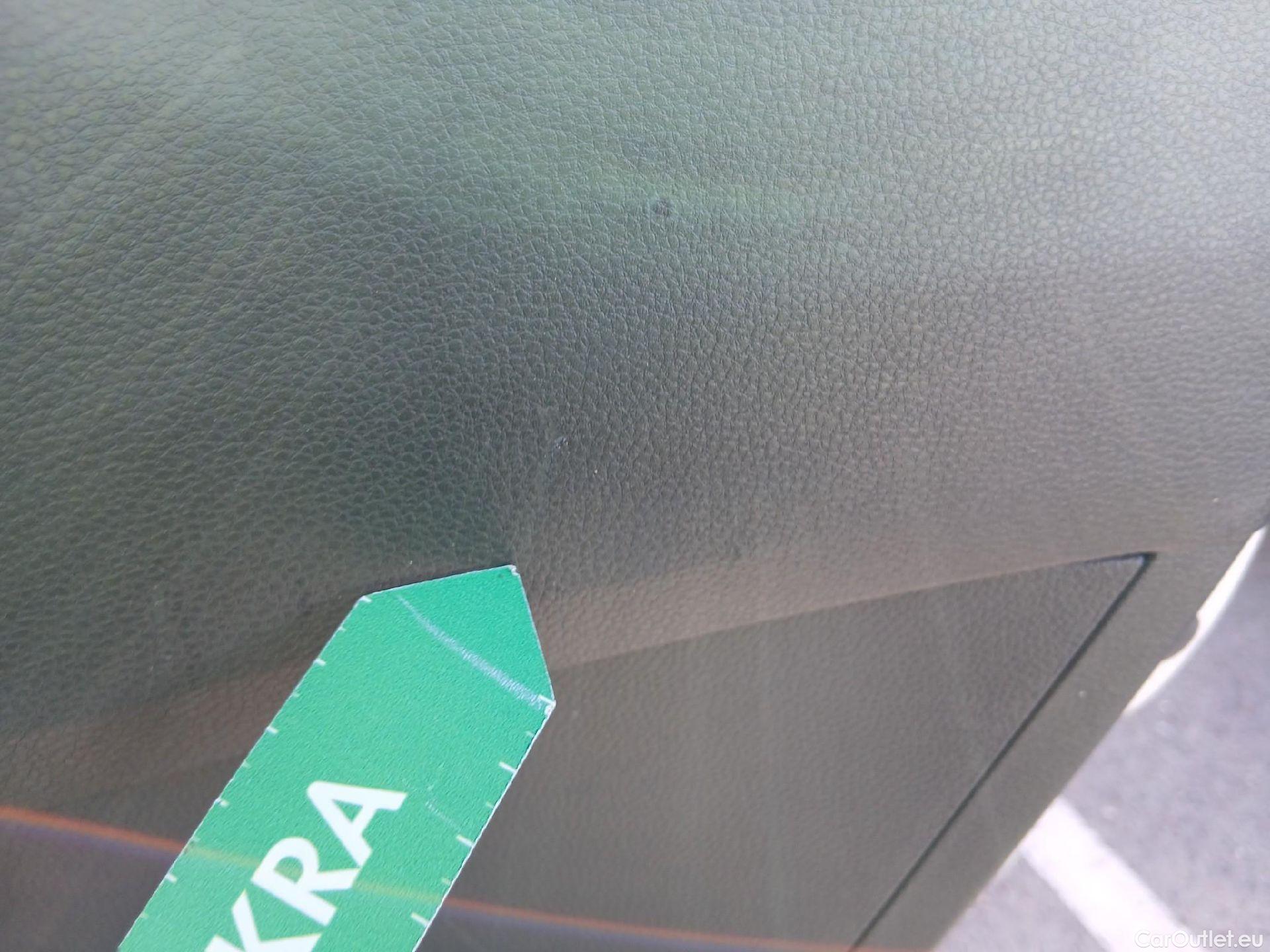  Seat  Arona SEAT  / 2021 / 5P / todoterreno 1.0 TSI 70kW (95CV) Reference XM #52