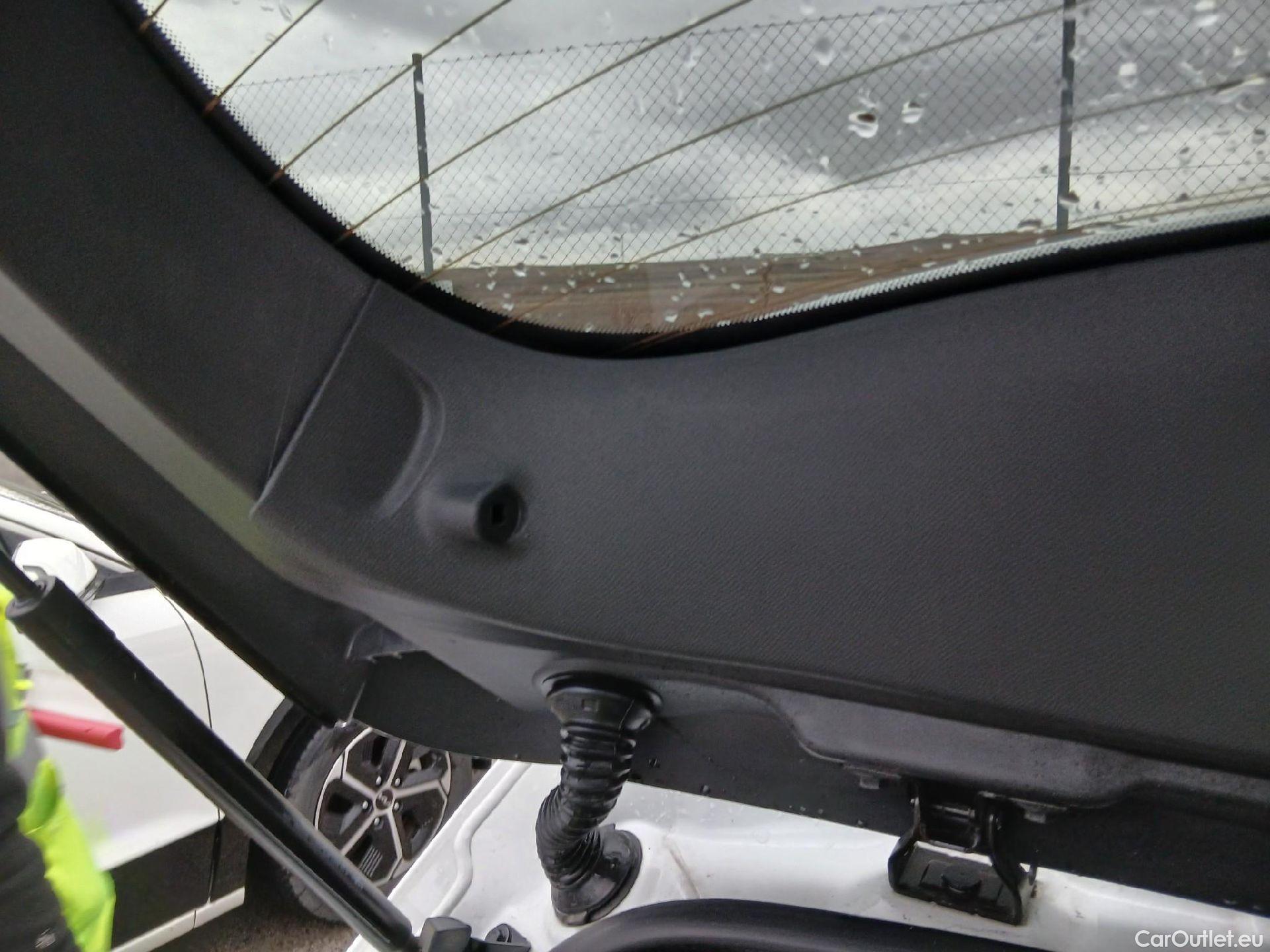  Peugeot  308 PEUGEOT  / 2017 / 5P / berlina con portón 5p Allure 1.2 PureTech 96KW (130CV) (CX) #11