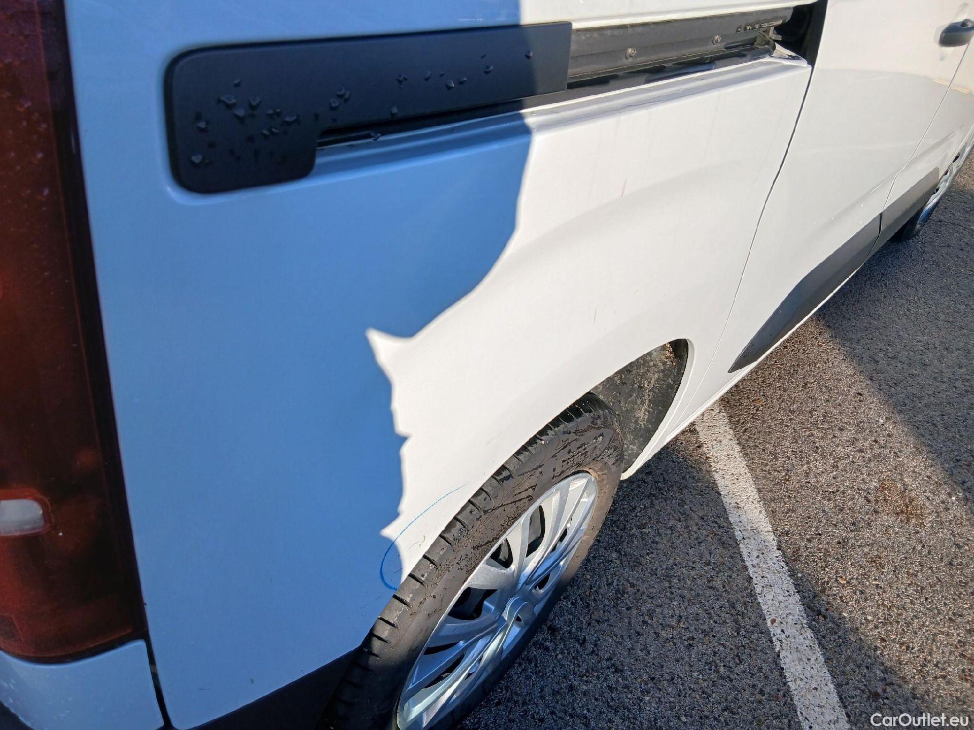  Citroen  Berlingo CITROEN  / 2018 / 4P / monovolumen compacto Talla M BlueHDi 100 S&S LIVE PACK #16