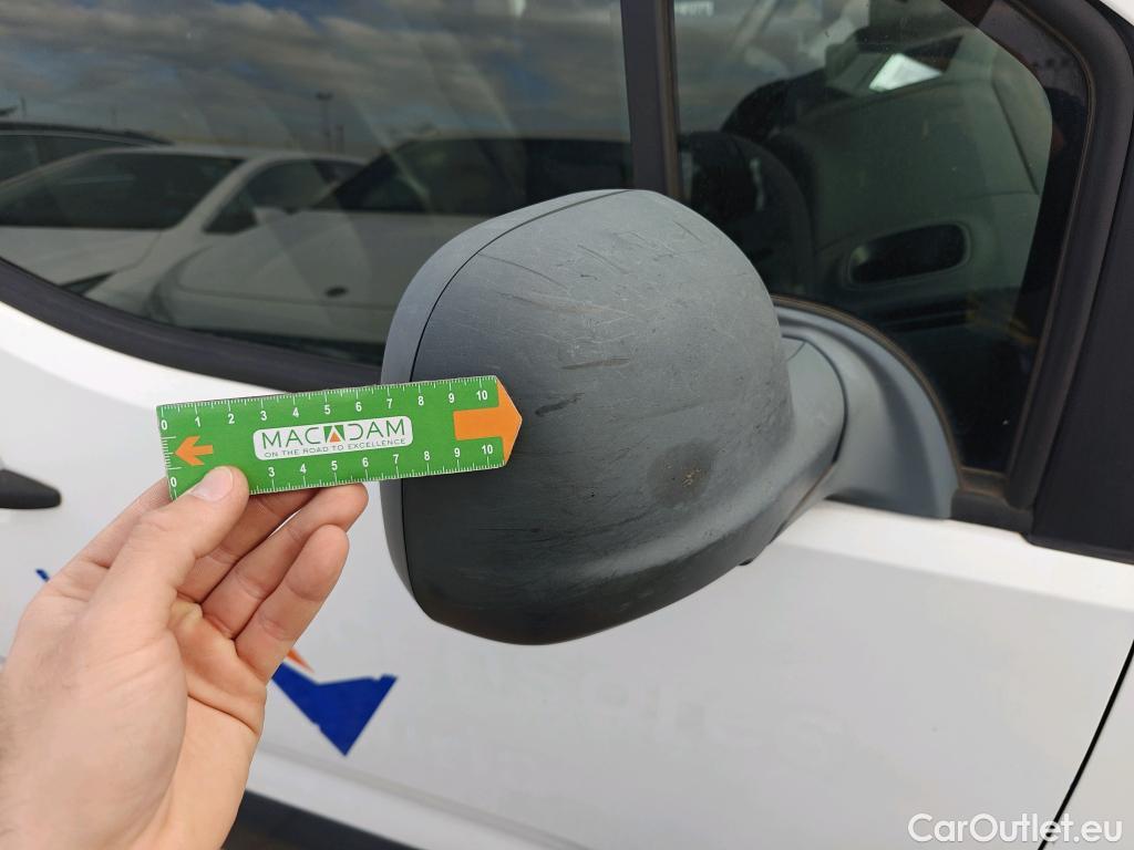  Opel  Combo OPEL  / 2018 / 3P / furgón derivado de turismo 1.6 TD S/S 74kW (100CV) Express L H1 650 #107