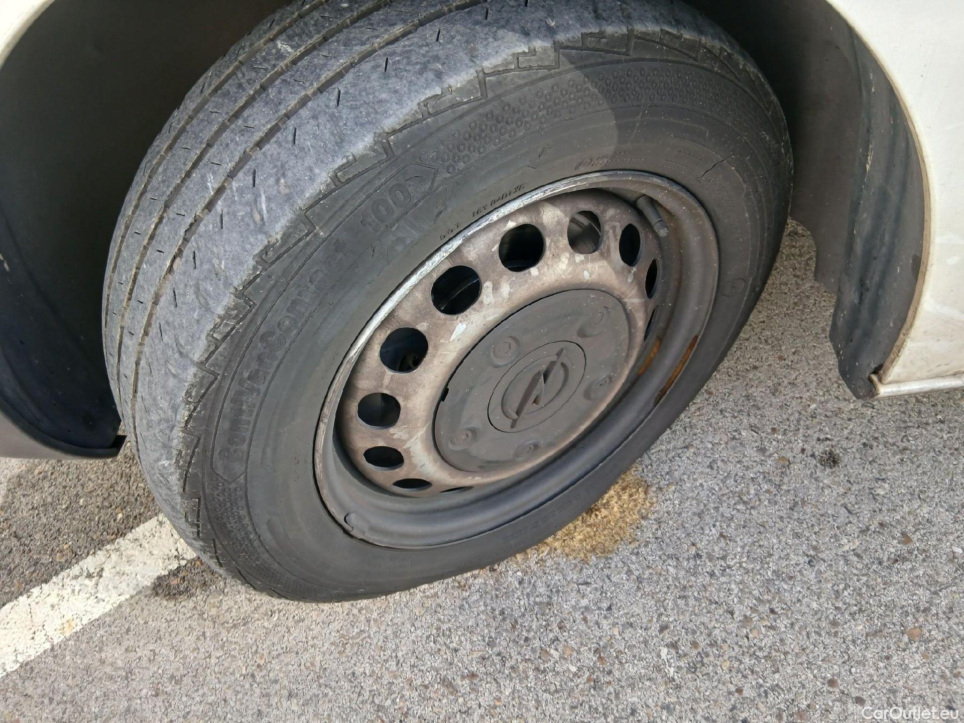  Opel  Vivaro OPEL  / 2019 / 4P / furgón 2.0 Diésel 88kW (120CV) M Inc. Express #3