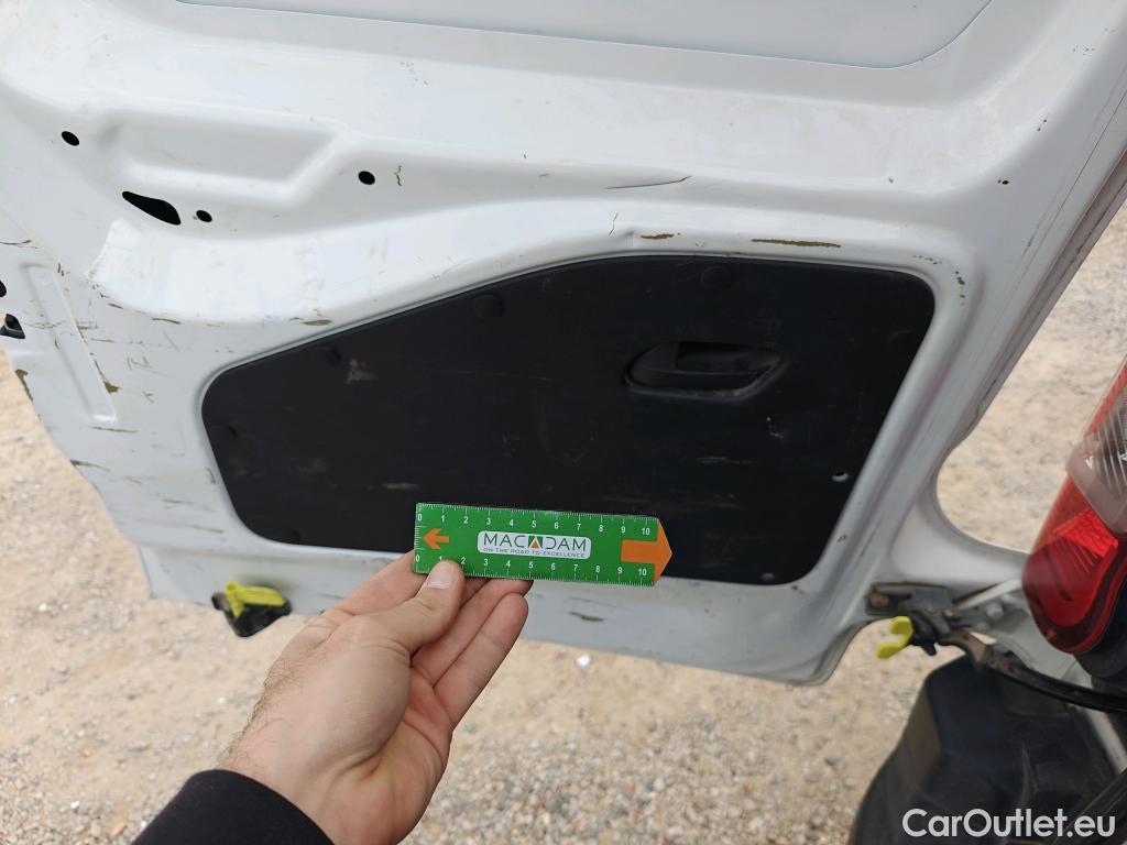  Opel  Combo OPEL  / 2018 / 3P / furgón derivado de turismo 1.6 TD S/S 74kW (100CV) Express L H1 650 #82